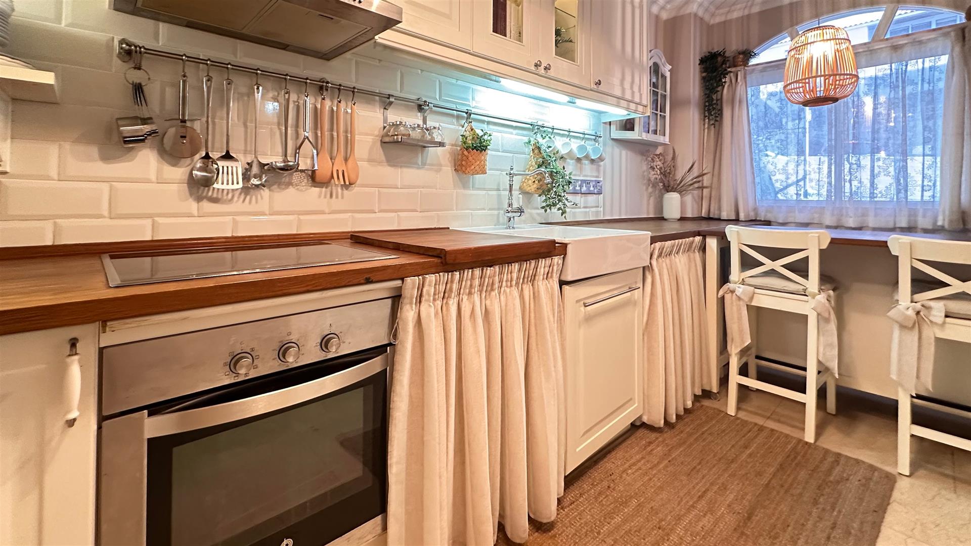 Image of Apartment - 2 Bedrooms - 2 Bathrooms for Sale in Gardiner's View-Gibraltar, Image 3